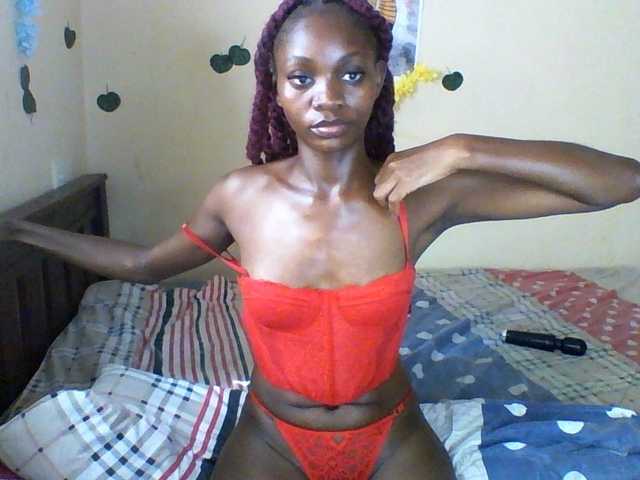 Luna-Noir live cam on BongaCams
