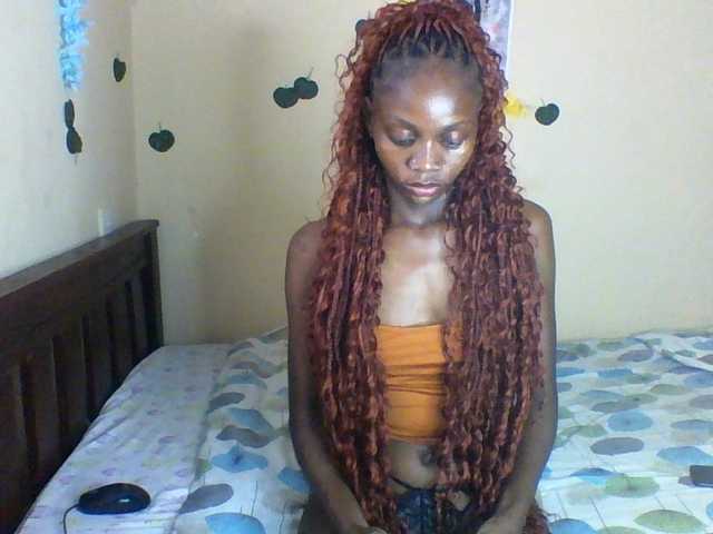 Luna-Noir live cam on BongaCams