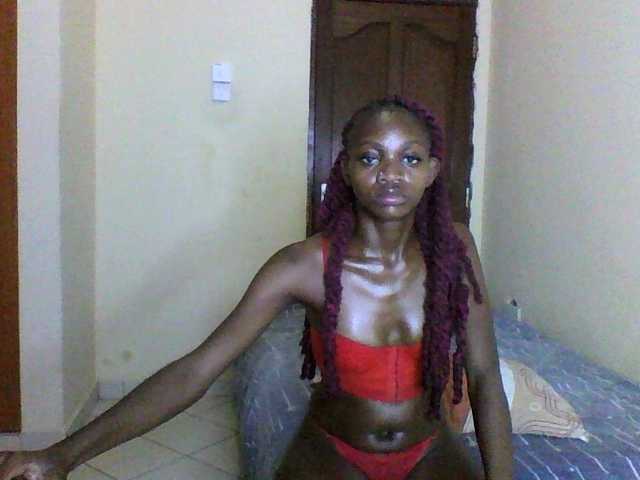 Luna-Noir live cam on BongaCams