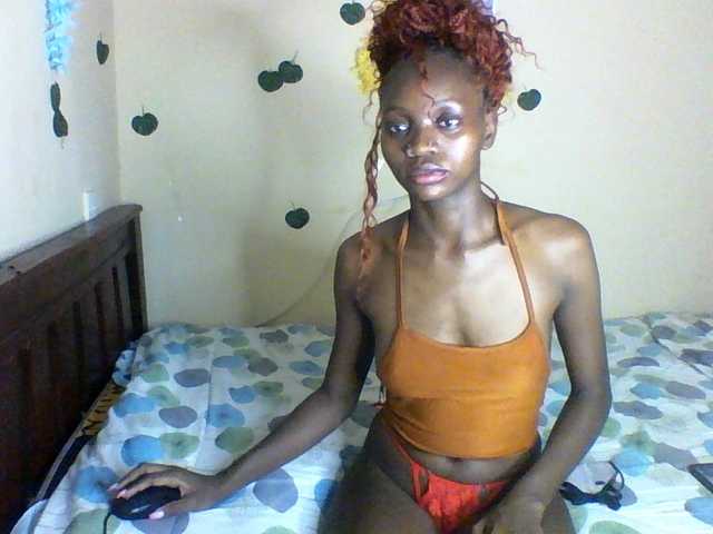 Luna-Noir live cam on BongaCams
