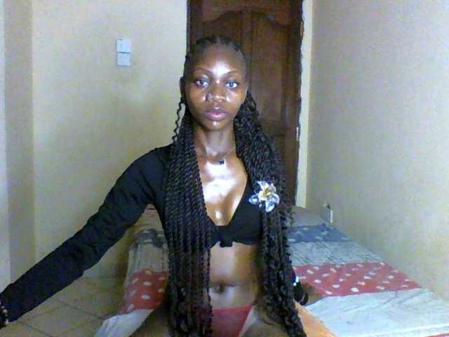 Luna-Noir live cam on BongaCams