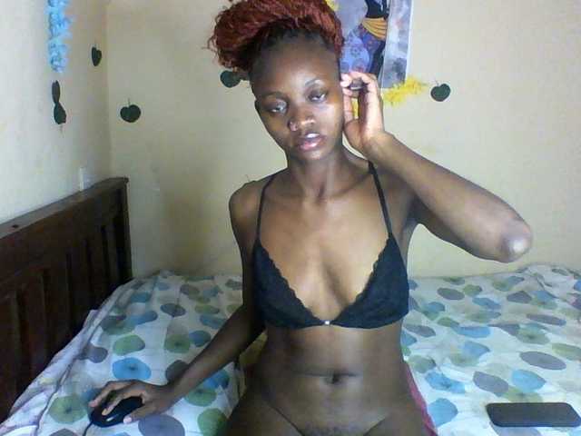 Luna-Noir live cam on BongaCams