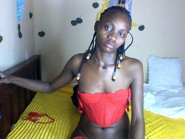 Luna-Noir live cam on BongaCams