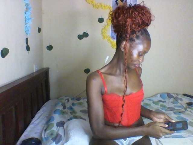 Luna-Noir live cam on BongaCams