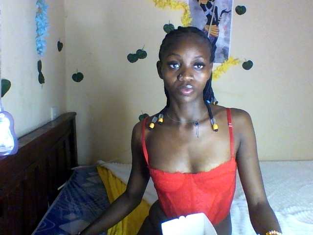 Luna-Noir live cam on BongaCams