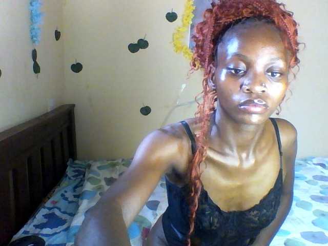 Luna-Noir live cam on BongaCams
