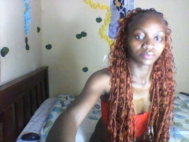 Luna-Noir live cam on BongaCams