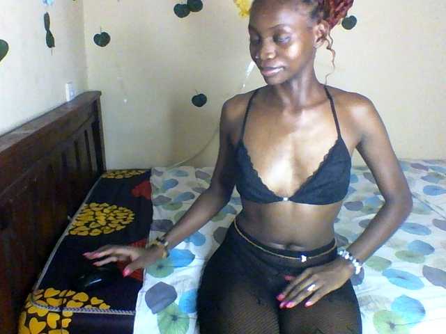 Luna-Noir live cam on BongaCams