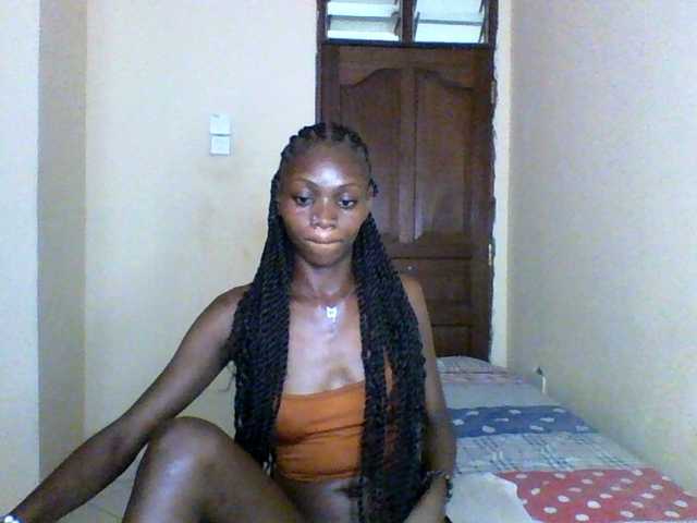 Luna-Noir live cam on BongaCams