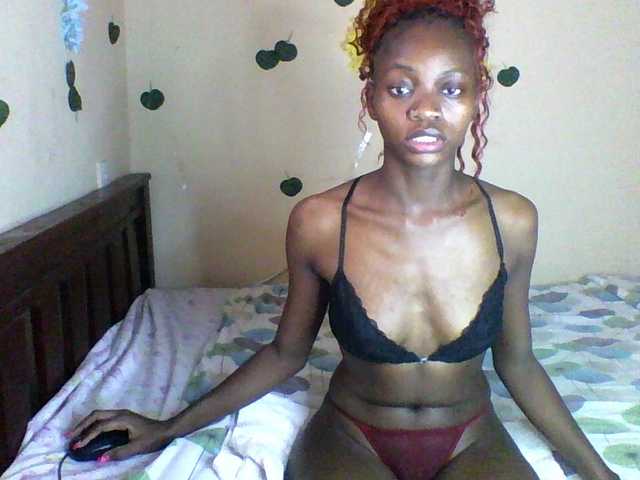 Luna-Noir live cam on BongaCams