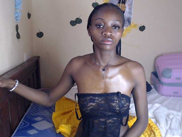 Luna-Noir live webcam show