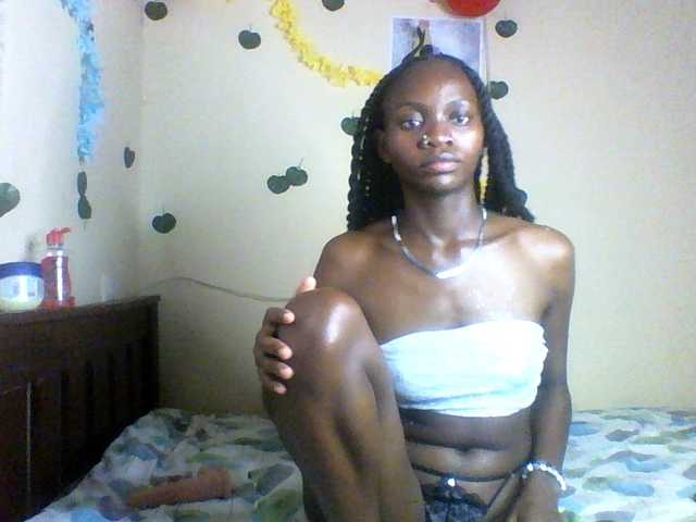 Luna-Noir's BongaCams show and profile