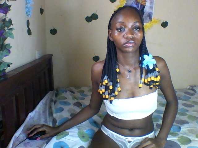 Luna-Noir live cam on BongaCams