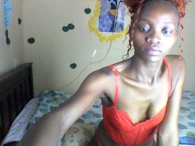 Luna-Noir live cam on BongaCams