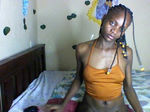 Luna-Noir live cam on BongaCams