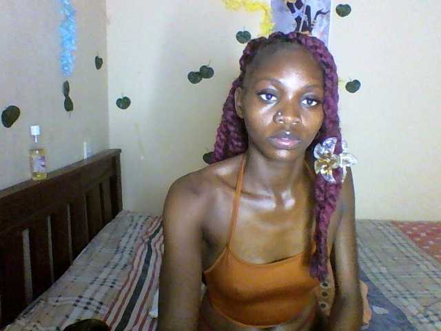 Luna-Noir live cam on BongaCams