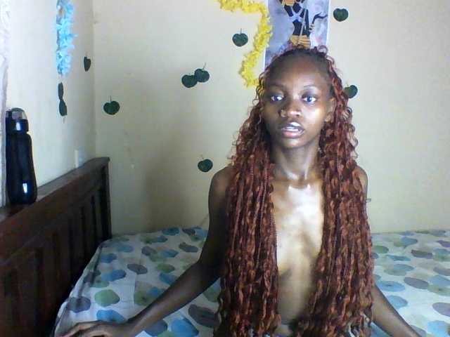 Luna-Noir live cam on BongaCams