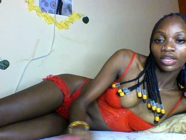 Luna-Noir live cam on BongaCams