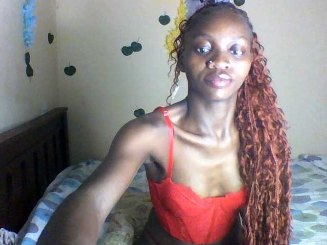 Luna-Noir live cam on BongaCams