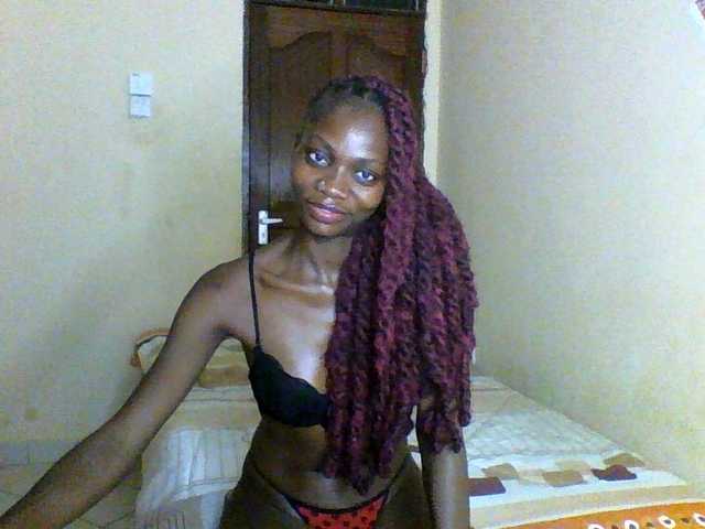Luna-Noir live cam on BongaCams