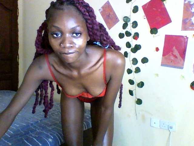 Luna-Noir live cam on BongaCams