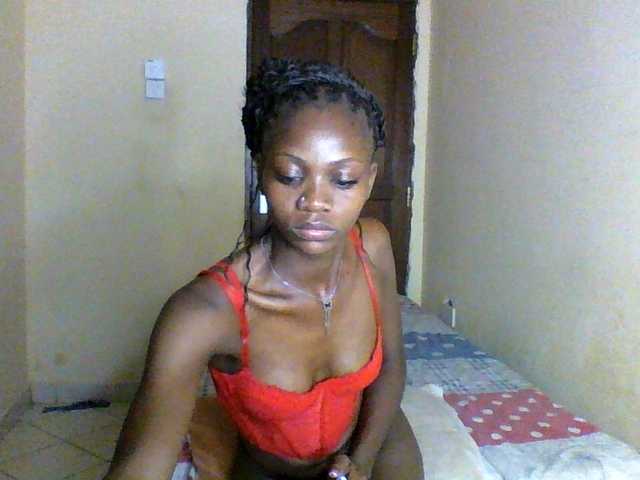 Luna-Noir live cam on BongaCams