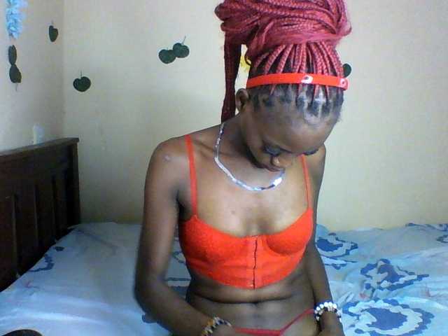 Luna-Noir live cam on BongaCams