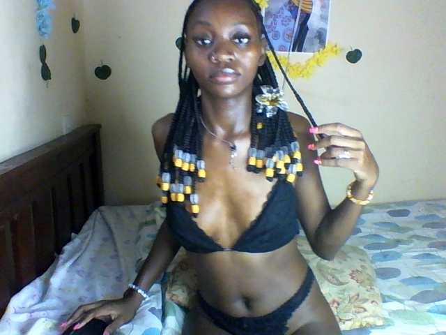 Luna-Noir live cam on BongaCams