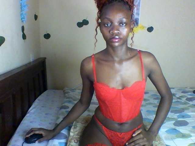 Luna-Noir live cam on BongaCams