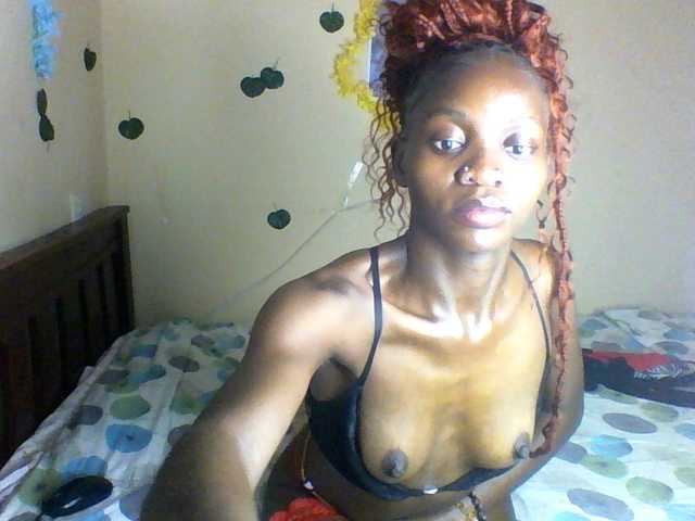 Luna-Noir live cam on BongaCams