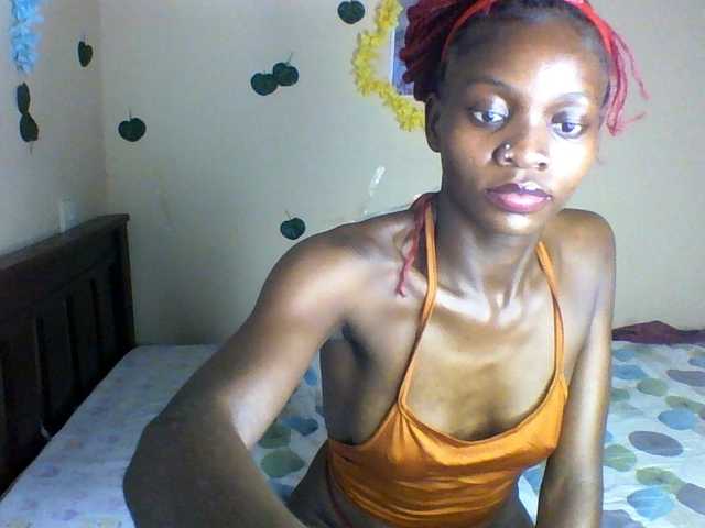 Luna-Noir live cam on BongaCams