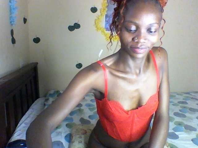 Luna-Noir live cam on BongaCams
