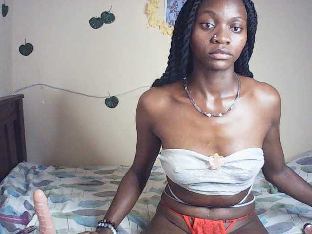 Luna-Noir's BongaCams show and profile