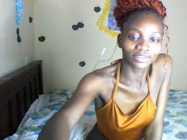 Luna-Noir live cam on BongaCams