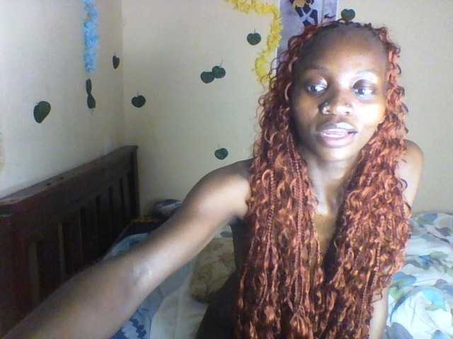 Luna-Noir live cam on BongaCams