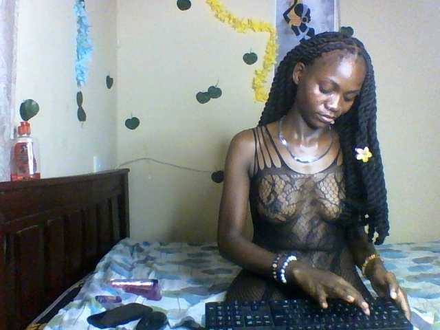 Luna-Noir's BongaCams show and profile