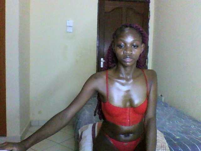 Luna-Noir live cam on BongaCams