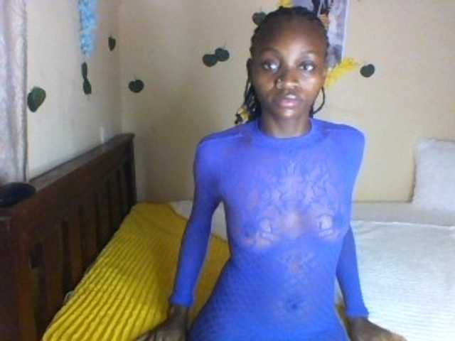 Luna-Noir live cam on BongaCams
