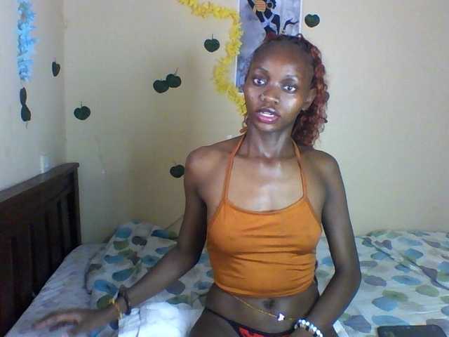 Luna-Noir live cam on BongaCams
