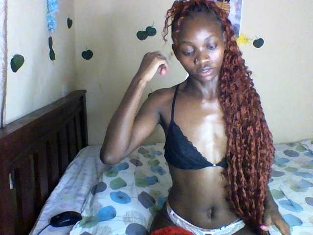 Luna-Noir live cam on BongaCams