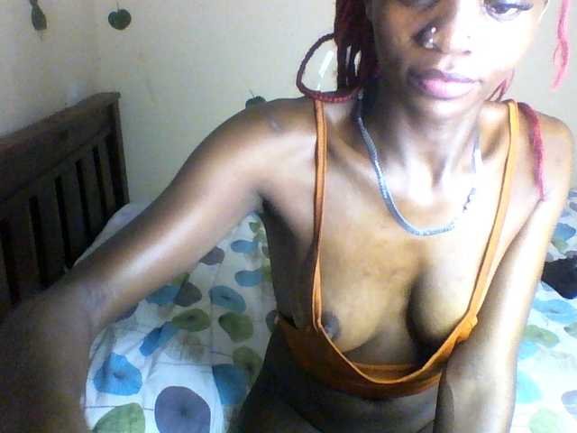 Luna-Noir live cam on BongaCams