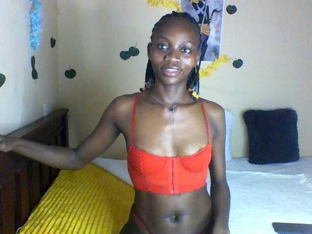 Luna-Noir live cam on BongaCams