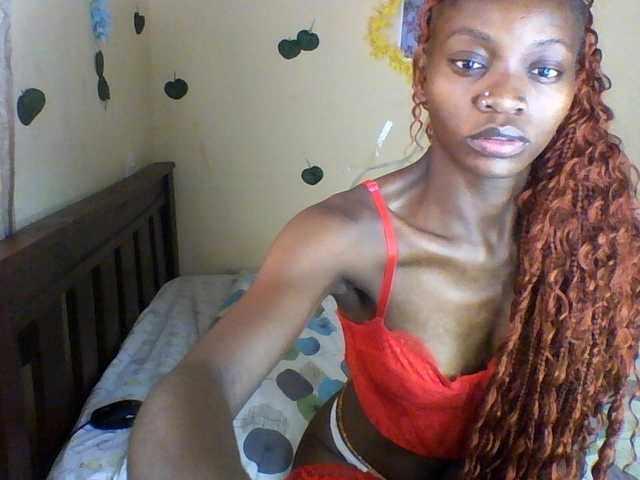 Luna-Noir live cam on BongaCams