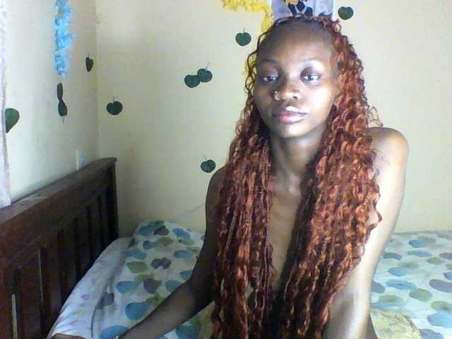 Luna-Noir live cam on BongaCams