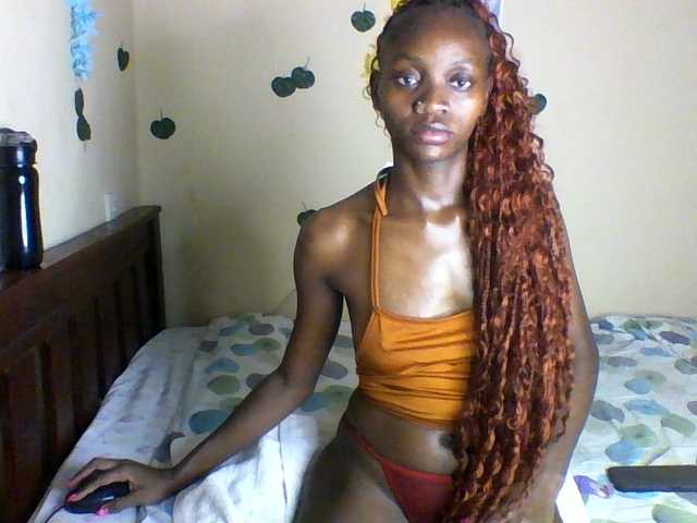 Luna-Noir live cam on BongaCams