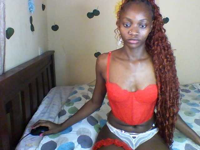 Luna-Noir live cam on BongaCams
