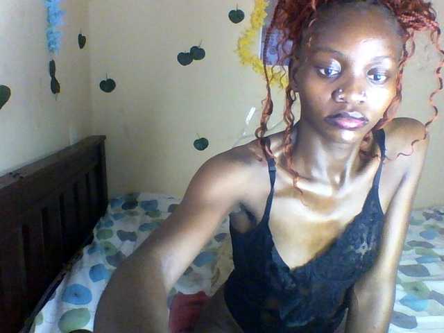 Luna-Noir live cam on BongaCams