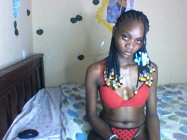 Luna-Noir live cam on BongaCams