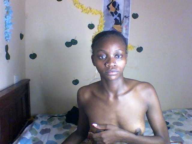 Luna-Noir live cam on BongaCams