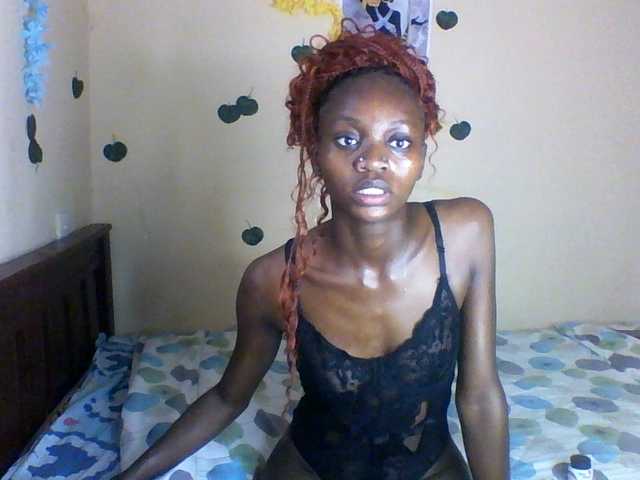 Luna-Noir live cam on BongaCams